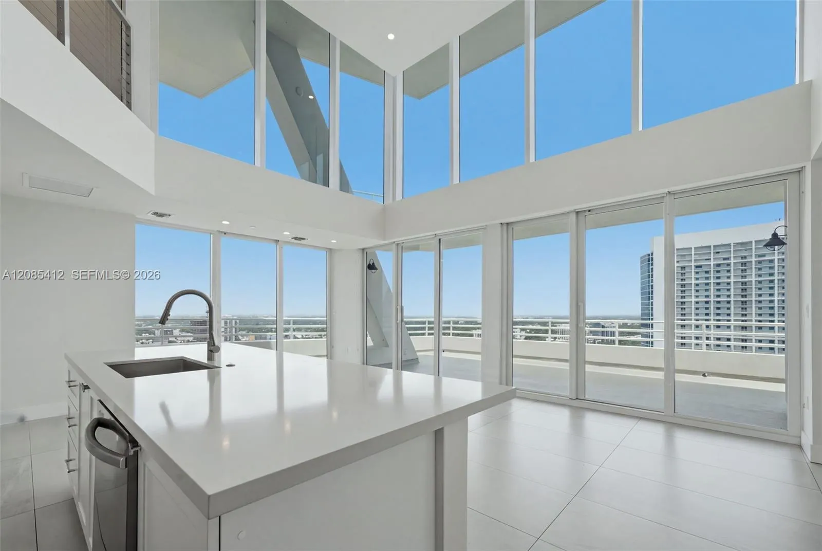 En Renta 555 NE 34th Street PH4, Miami, FL 33137, Miami, FL 33137