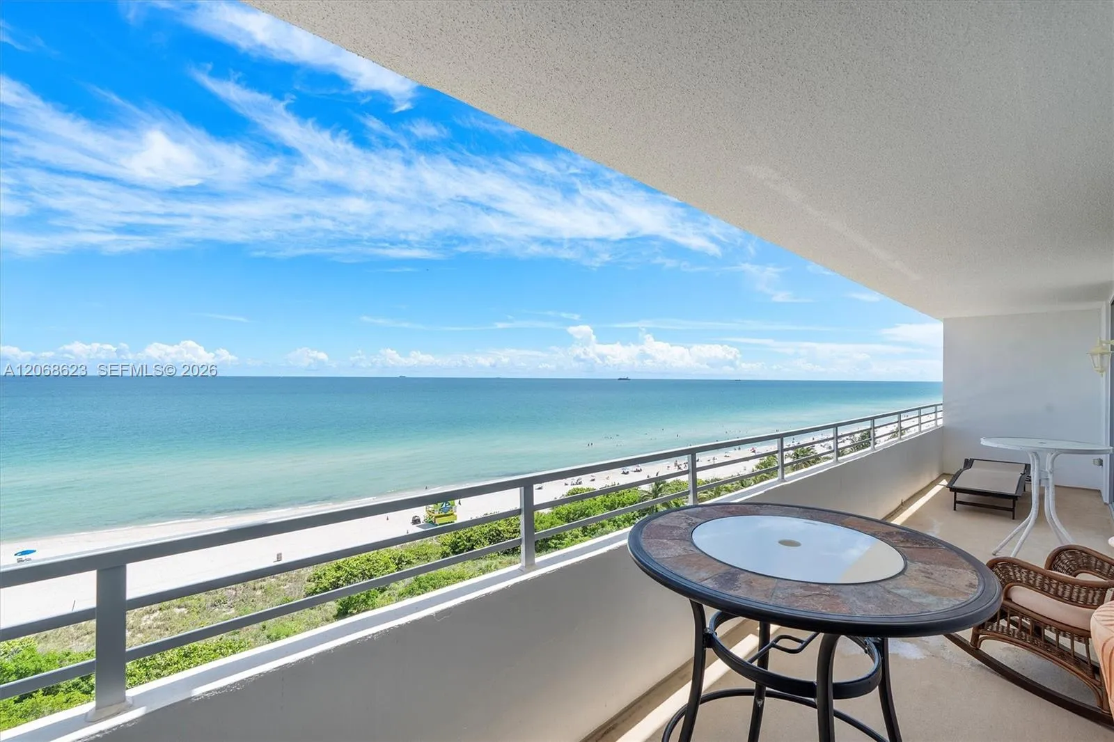 Foto de propiedad en 5555 Collins Avenue 10K, Miami Beach, FL 33140 Miami Beach con MLS# 