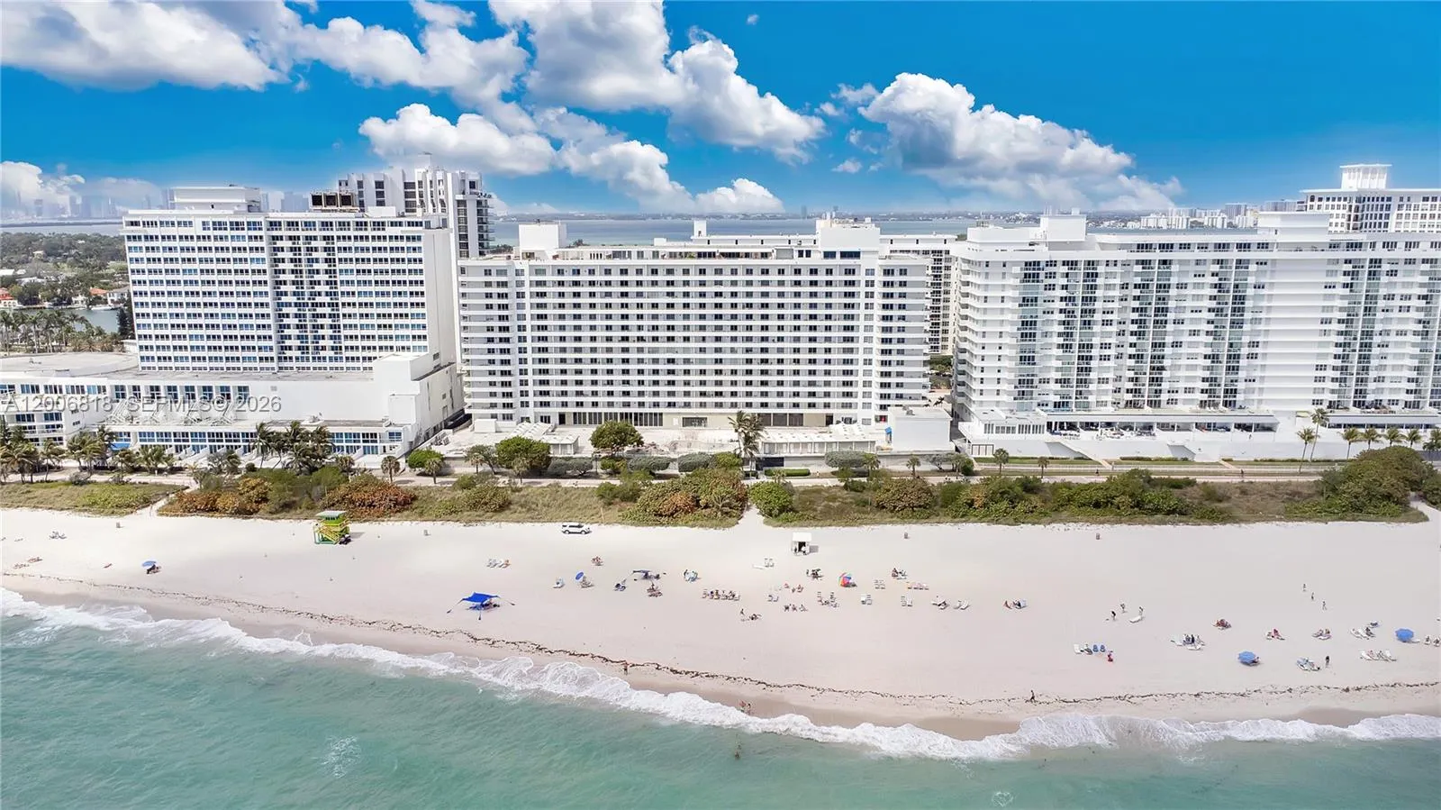 Foto de propiedad en 5555 Collins Avenue 16A, Miami Beach, FL 33140 Miami Beach con MLS# 