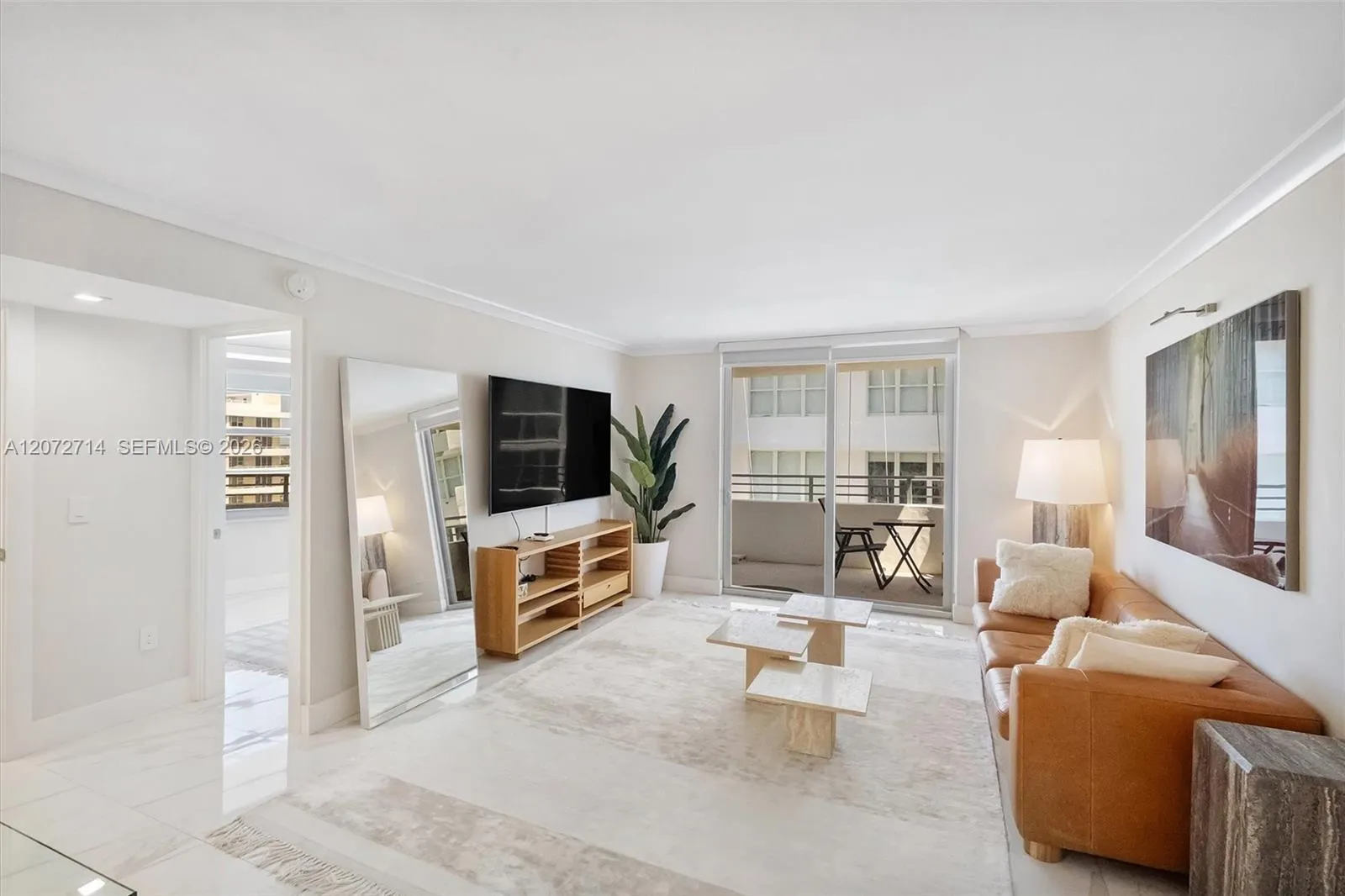 Foto de propiedad en 5555 Collins Avenue 16B, Miami Beach, FL 33140 Miami Beach con MLS# 