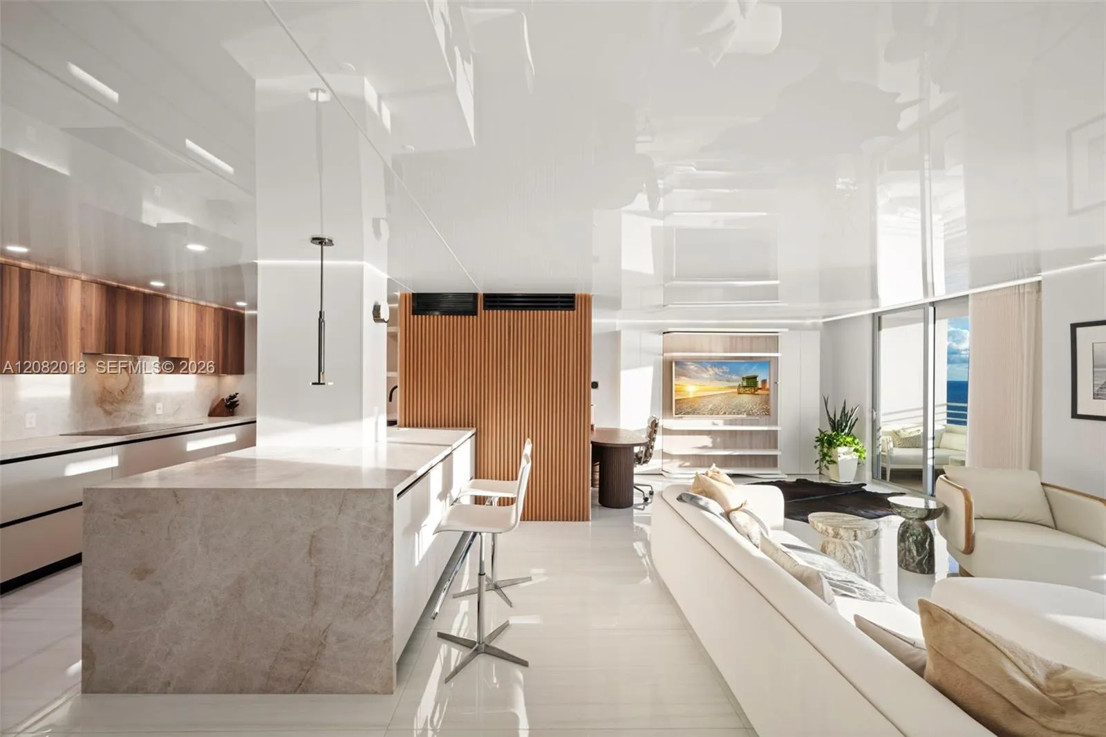 Foto de propiedad en 5555 Collins Avenue 16H, Miami Beach, FL 33140 Miami Beach con MLS# 