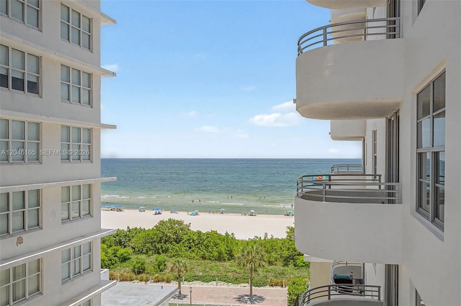 Foto de propiedad en 5555 Collins Avenue 7B, Miami Beach, FL 33140 Miami Beach con MLS# 