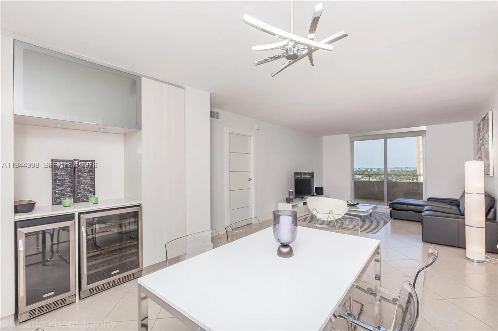 Foto de propiedad en 5555 Collins Avenue 9U, Miami Beach, FL 33140 Miami Beach con MLS# 