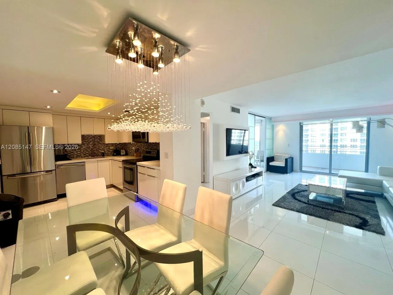 Foto de propiedad en 5555 Collins Avenue 9Y, Miami Beach, FL 33140 Miami Beach con MLS#