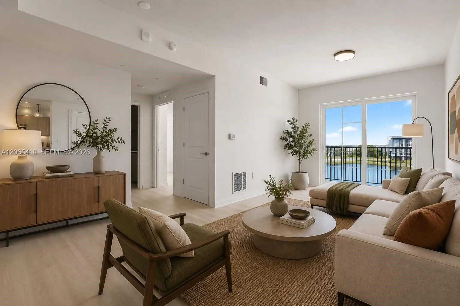 Foto de propiedad en 5563 Millenia Park Boulevard 401, Orlando, FL 32839 Orlando con MLS# 