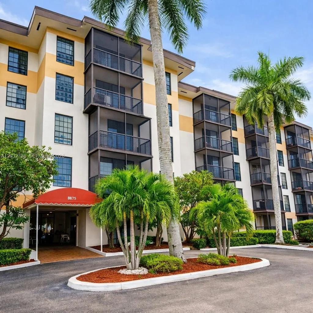 Foto de propiedad en 5570 NW 44th Street 308A, Lauderhill, FL 33319 Lauderhill con MLS# 