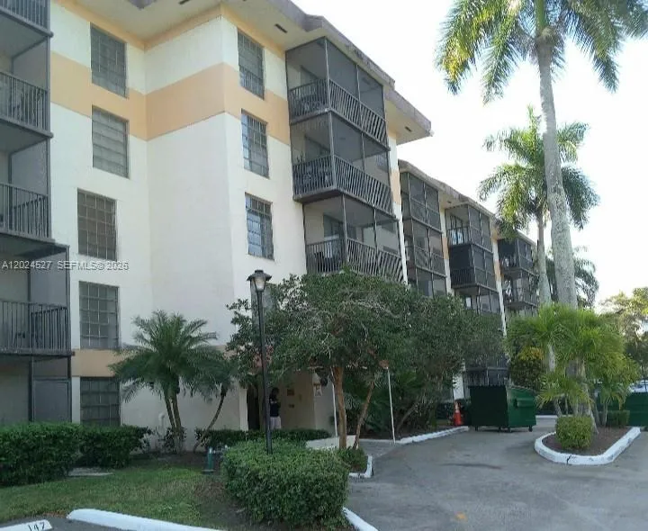Foto de propiedad en 5570 NW 44th Street 507A, Lauderhill, FL 33319 Lauderhill con MLS# 