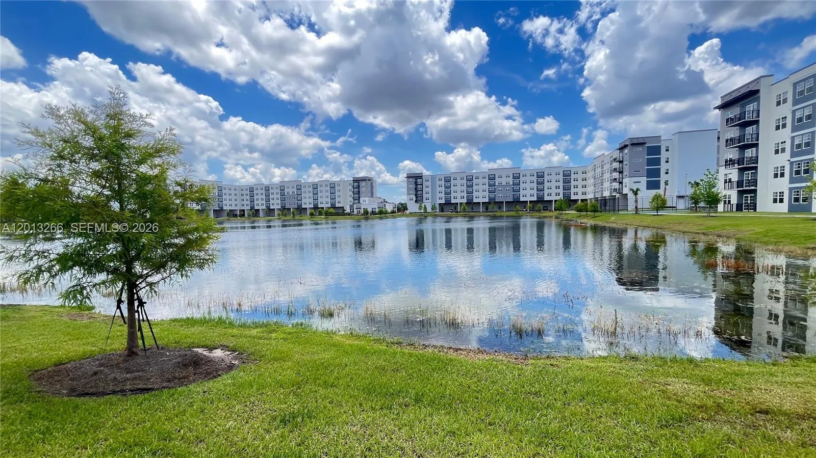 Foto de propiedad en 5579 Millenia Park Boulevard 318, Orlando, FL 32839 Orlando con MLS# 