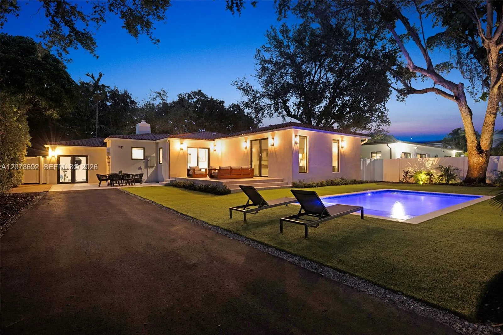 Foto de propiedad en 558 NE 94th Street, Miami Shores, FL 33138 Miami Shores con MLS# 