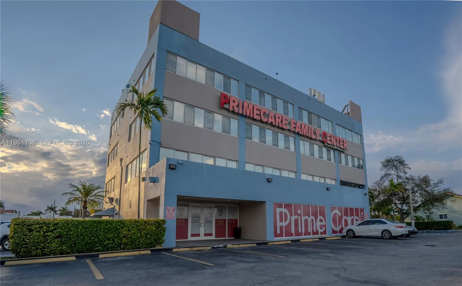 Foto de propiedad en 5590 W 20th Avenue, Hialeah, FL 33016 Hialeah con MLS# 