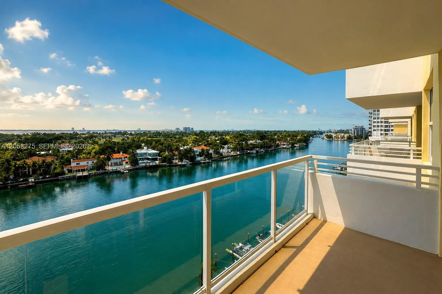 Foto de propiedad en 5600 Collins Avenue 11L, Miami Beach, FL 33140 Miami Beach con MLS# 