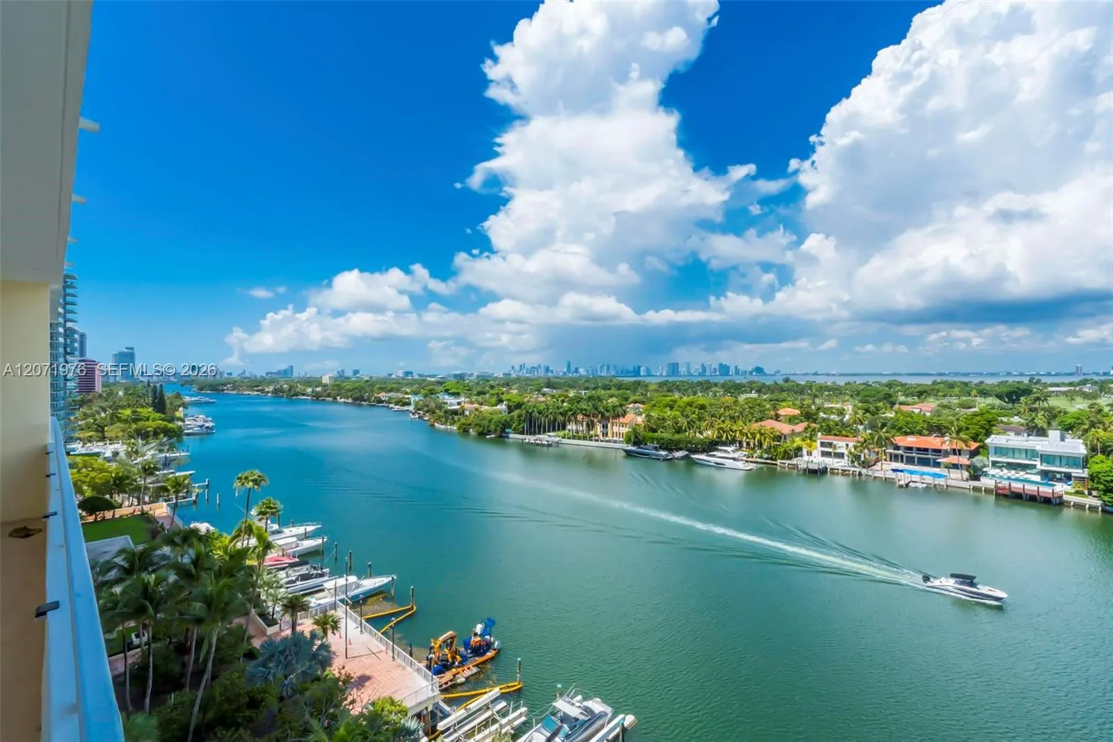 Foto de propiedad en 5600 Collins Avenue 11S, Miami Beach, FL 33140 Miami Beach con MLS# 