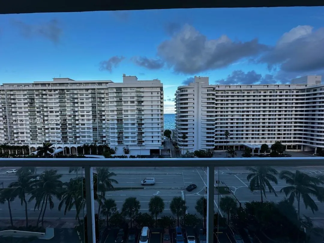 Foto de propiedad en 5600 Collins Avenue 11W, Miami Beach, FL 33140 Miami Beach con MLS# 