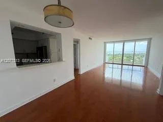 Foto de propiedad en 5600 Collins Avenue 15J, Miami Beach, FL 33140 Miami Beach con MLS# 