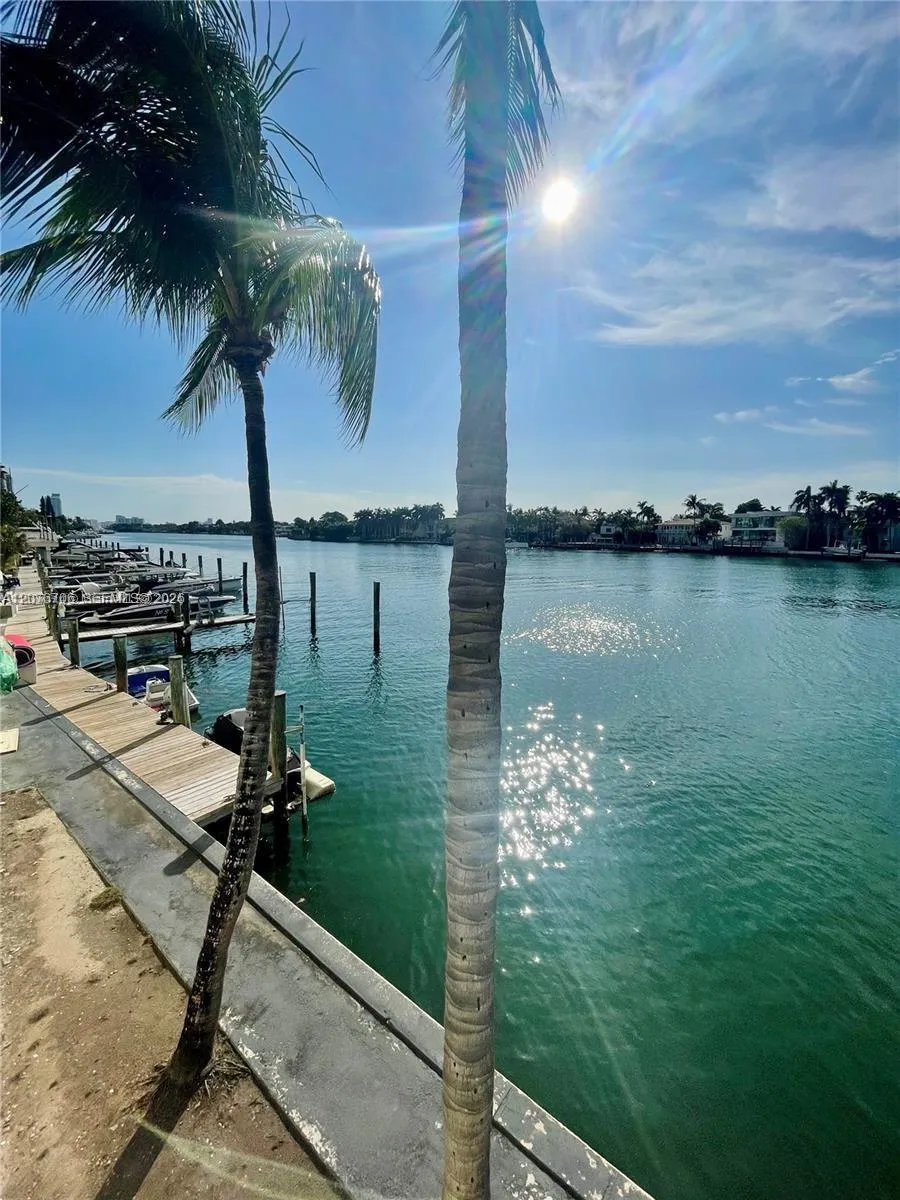 Foto de propiedad en 5600 Collins Avenue 16P, Miami Beach, FL 33140 Miami Beach con MLS# 