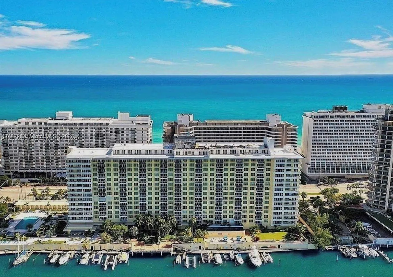Foto de propiedad en 5600 Collins Avenue 6J, Miami Beach, FL 33140 Miami Beach con MLS# 