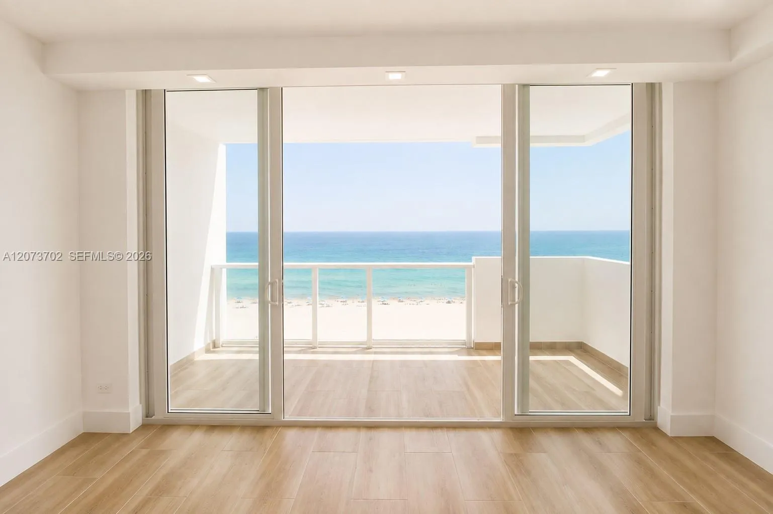 Foto de propiedad en 5601 Collins Avenue 1009, Miami Beach, FL 33140 Miami Beach con MLS# 