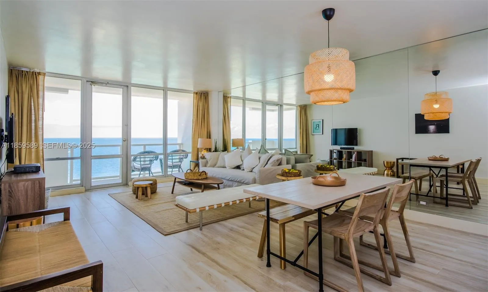Foto de propiedad en 5601 Collins Avenue 1204, Miami Beach, FL 33140 Miami Beach con MLS# 