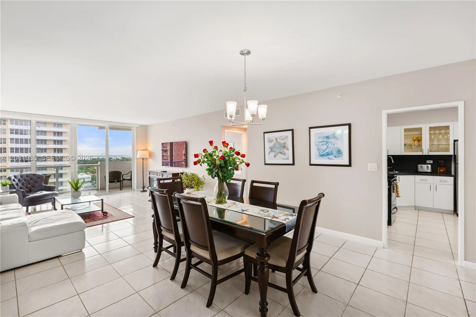 Foto de propiedad en 5601 Collins Avenue 1216, Miami Beach, FL 33140 Miami Beach con MLS# 