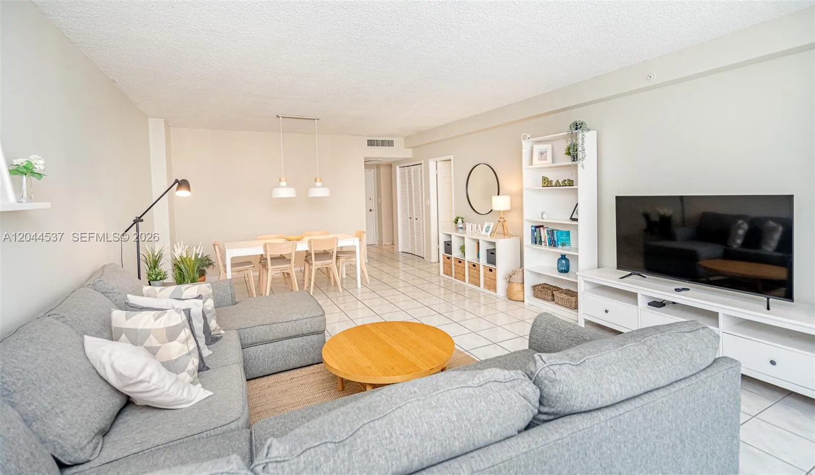 Foto de propiedad en 5601 Collins Avenue 1517, Miami Beach, FL 33140 Miami Beach con MLS# 