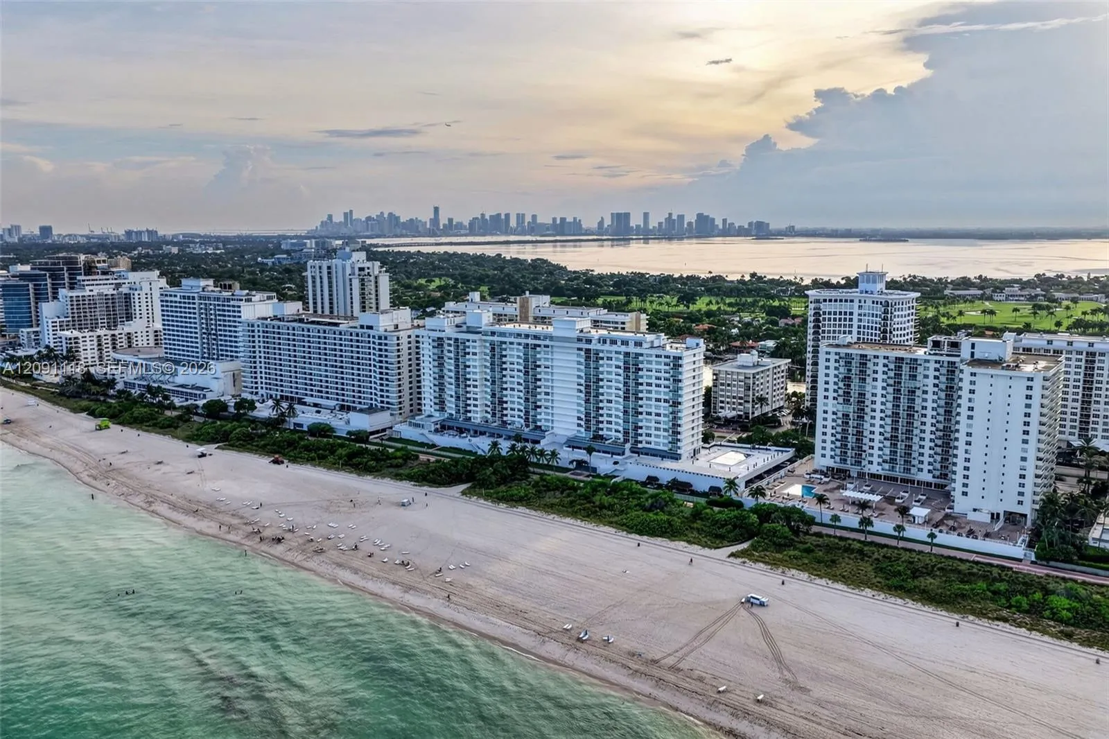 En Venta 5601 Collins Avenue 1716, Miami Beach, FL 33140, Miami Beach, FL 33140
