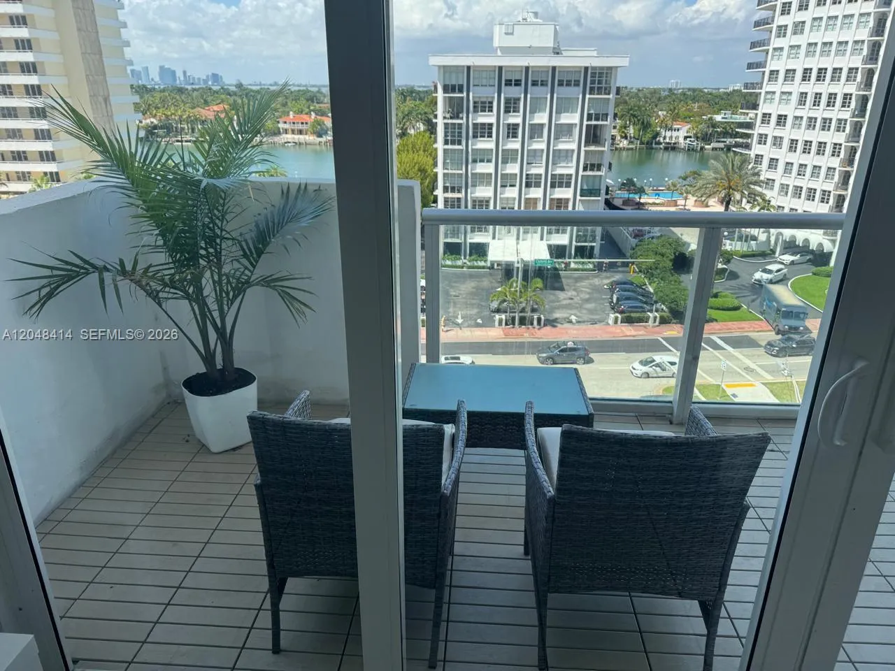 Foto de propiedad en 5601 Collins Avenue 823, Miami Beach, FL 33140 Miami Beach con MLS# 