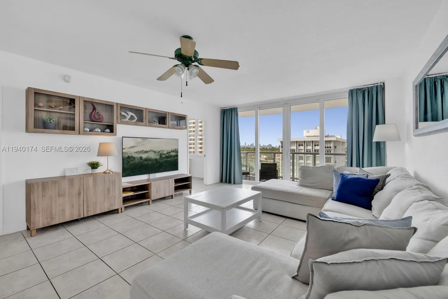 Foto de propiedad en 5601 Collins Avenue 825, Miami Beach, FL 33140 Miami Beach con MLS# 