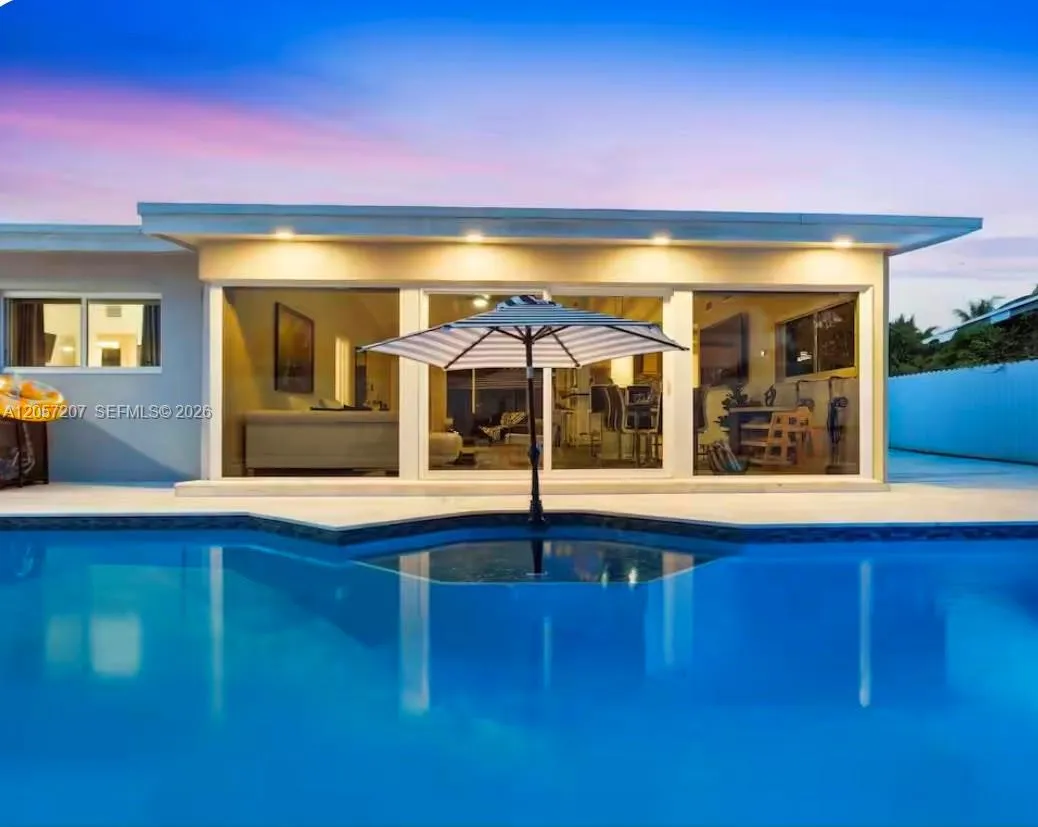 En Venta 561 NE 172nd Street, North Miami Beach, FL 33162, North Miami Beach, FL 33162