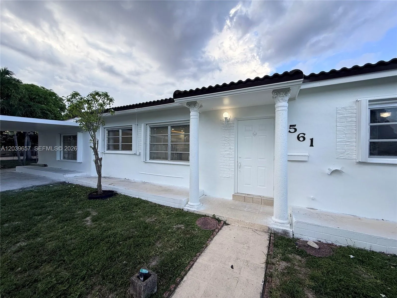 Foto de propiedad en 561 W 39th Street n/a, Hialeah, FL 33012 Hialeah con MLS# 