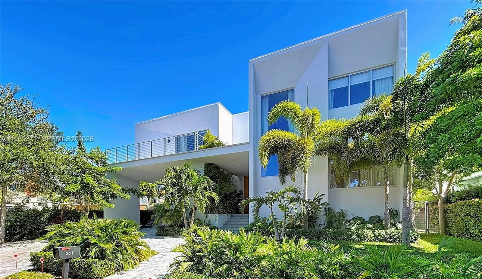 Foto de propiedad en 561 Warren Lane, Key Biscayne, FL 33149 Key Biscayne con MLS# 