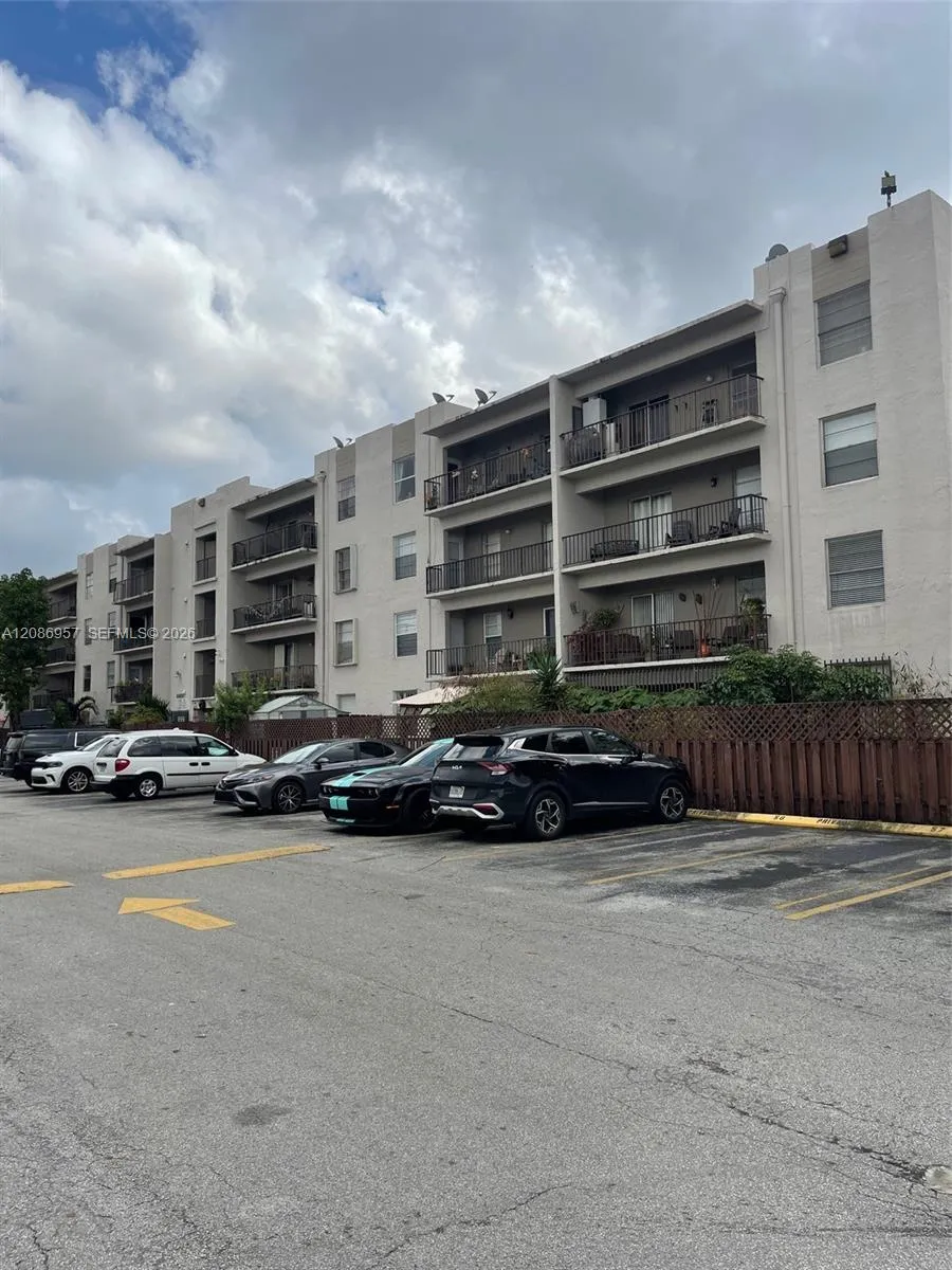 En Renta 5625 W 20th Avenue 215, Hialeah, FL 33012, Hialeah, FL 33012
