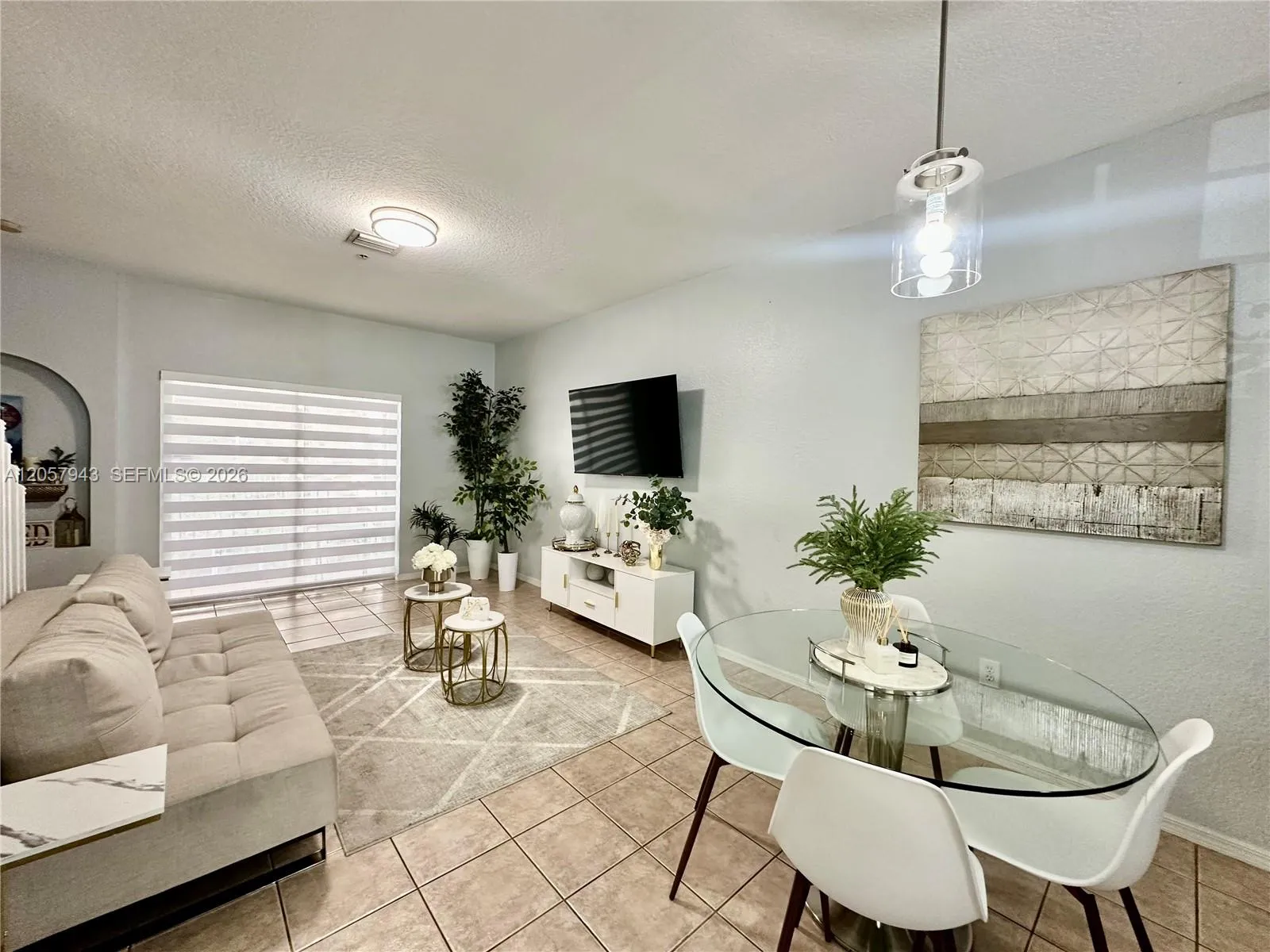 Foto de propiedad en 5640 NW 115th Court 206, Doral, FL 33178 Doral con MLS# 
