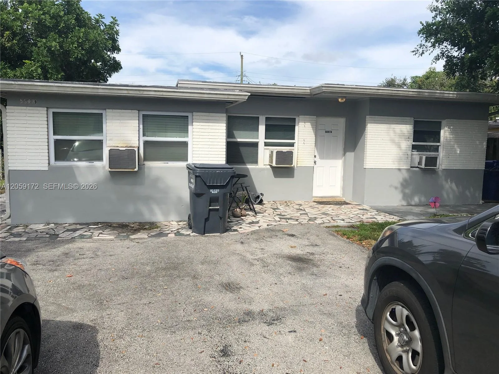 Foto de propiedad en 5647 Hayes Street A, Hollywood, FL 33021 Hollywood con MLS# 