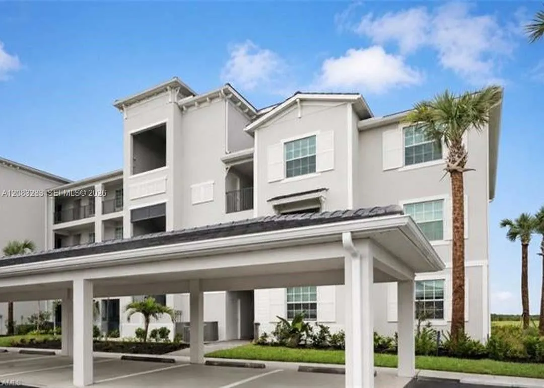Foto de propiedad en 5651 Double Eagle Circle 4327, Ave Maria, FL 34142 Ave Maria con MLS# 