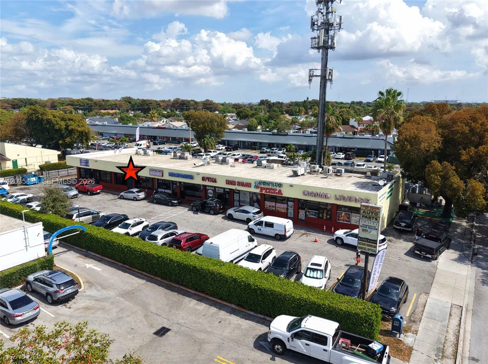 Foto de propiedad en 5655 NW 195th Drive, Miami Gardens, FL 33055 Miami Gardens con MLS# 