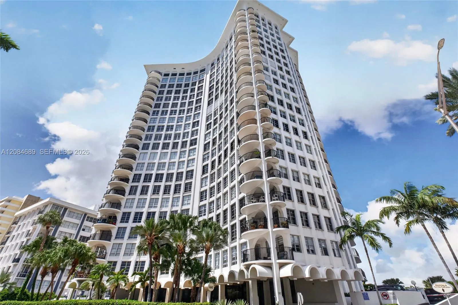 En Venta 5660 W Collins Avenue 6D, Miami Beach, FL 33140, Miami Beach, FL 33140