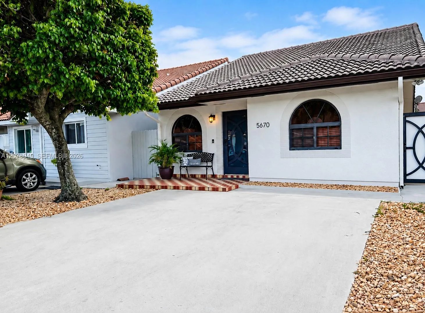 En Venta 5670 W 20th Court, Hialeah, FL 33016, Hialeah, FL 33016