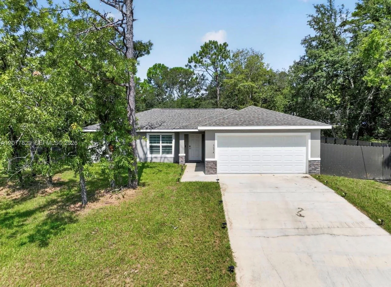 Foto de propiedad en 5674 N Claremont Drive, Citrus Springs, FL 34434 Citrus Springs con MLS# 