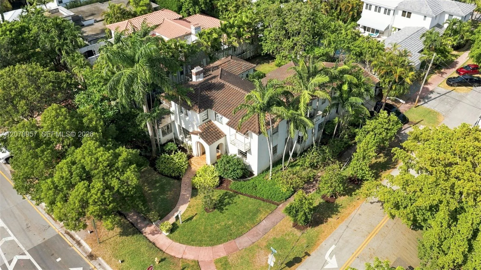 Foto de propiedad en 5680 Pine Tree Drive, Miami Beach, FL 33140 Miami Beach con MLS# 