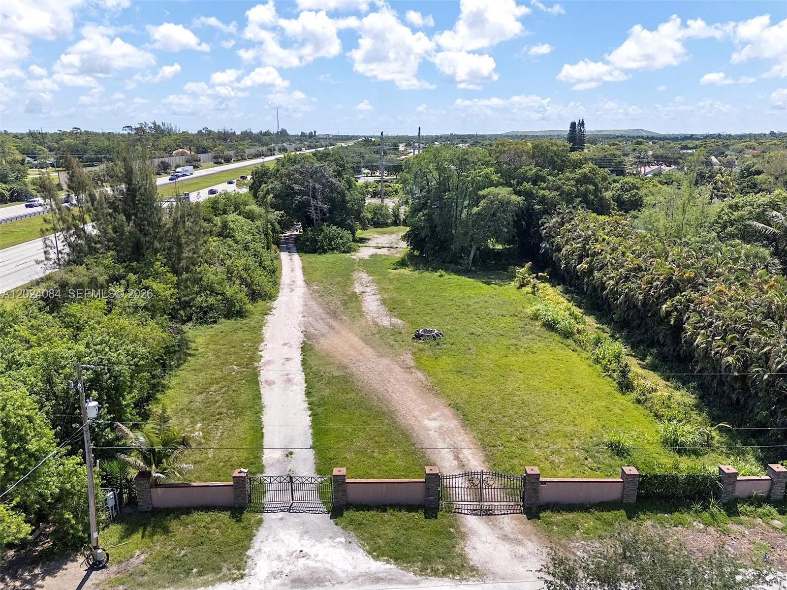 Foto de propiedad en 5680 Pinetree Road, Parkland, FL 33067 Parkland con MLS# 
