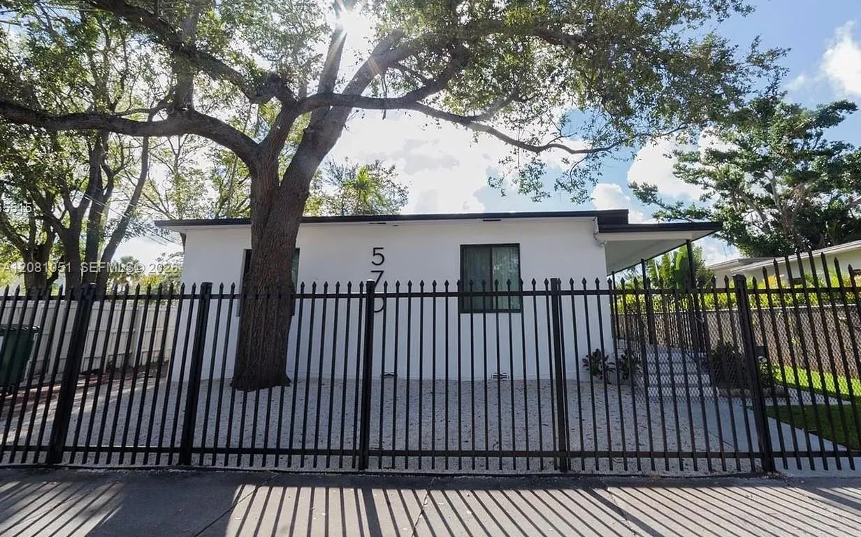 En Renta 570 NE 69th Street 5, Miami, FL 33138, Miami, FL 33138