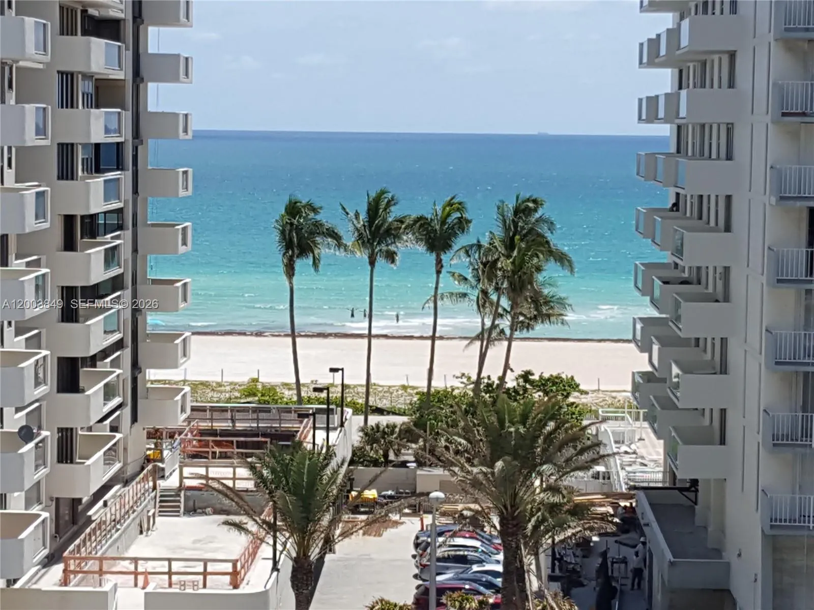 Foto de propiedad en 5700 Collins Avenue 8A, Miami Beach, FL 33140 Miami Beach con MLS# 