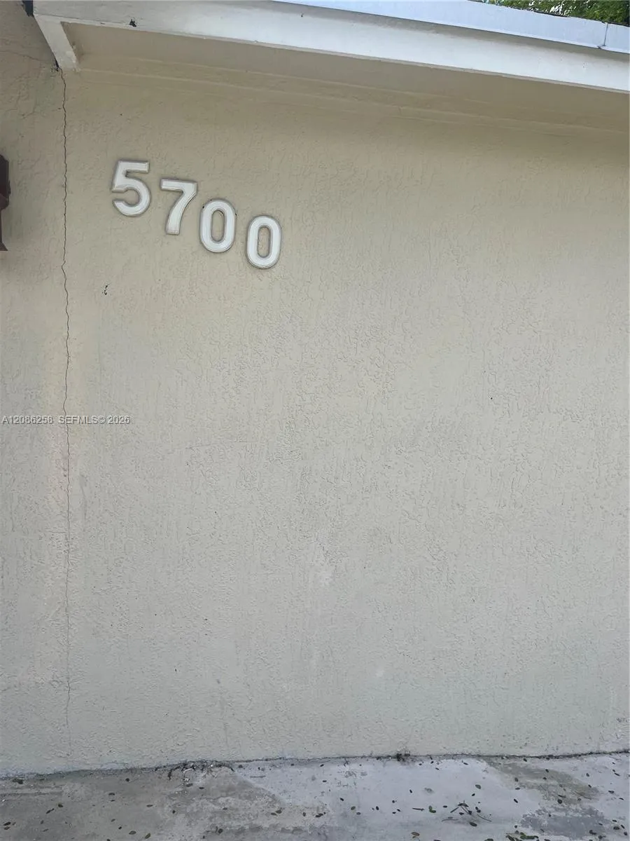 En Renta 5700 SW 37th Court 5700, Davie, FL 33314, Davie, FL 33314