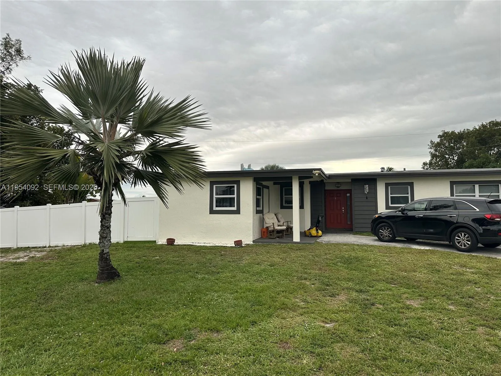 Foto de propiedad en 5700 SW 54th Terrace, Davie, FL 33314 Davie con MLS# 
