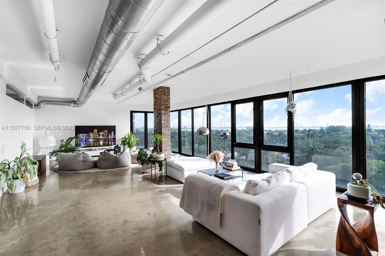 En Venta 5701 Biscayne Boulevard PH-9, Miami, FL 33137, Miami, FL 33137