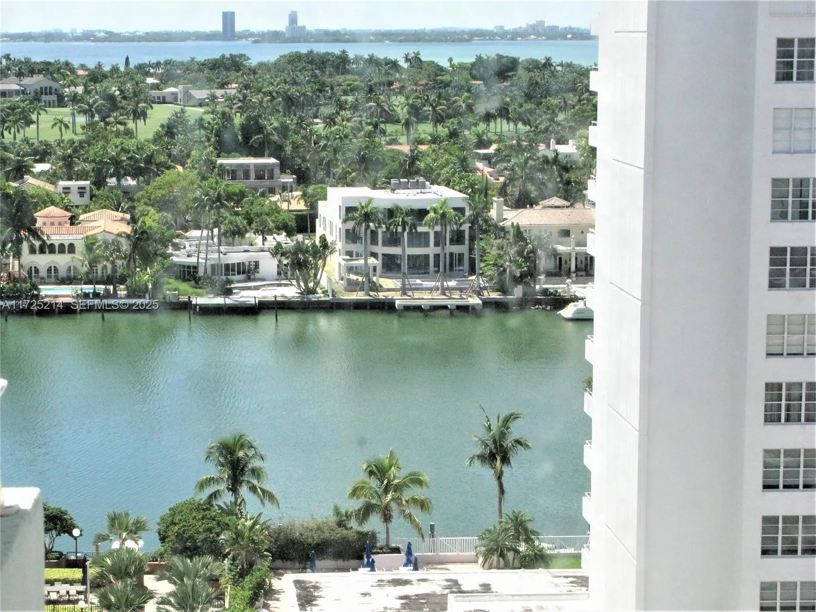 Foto de propiedad en 5701 Collins Avenue 1011, Miami Beach, FL 33140 Miami Beach con MLS# 