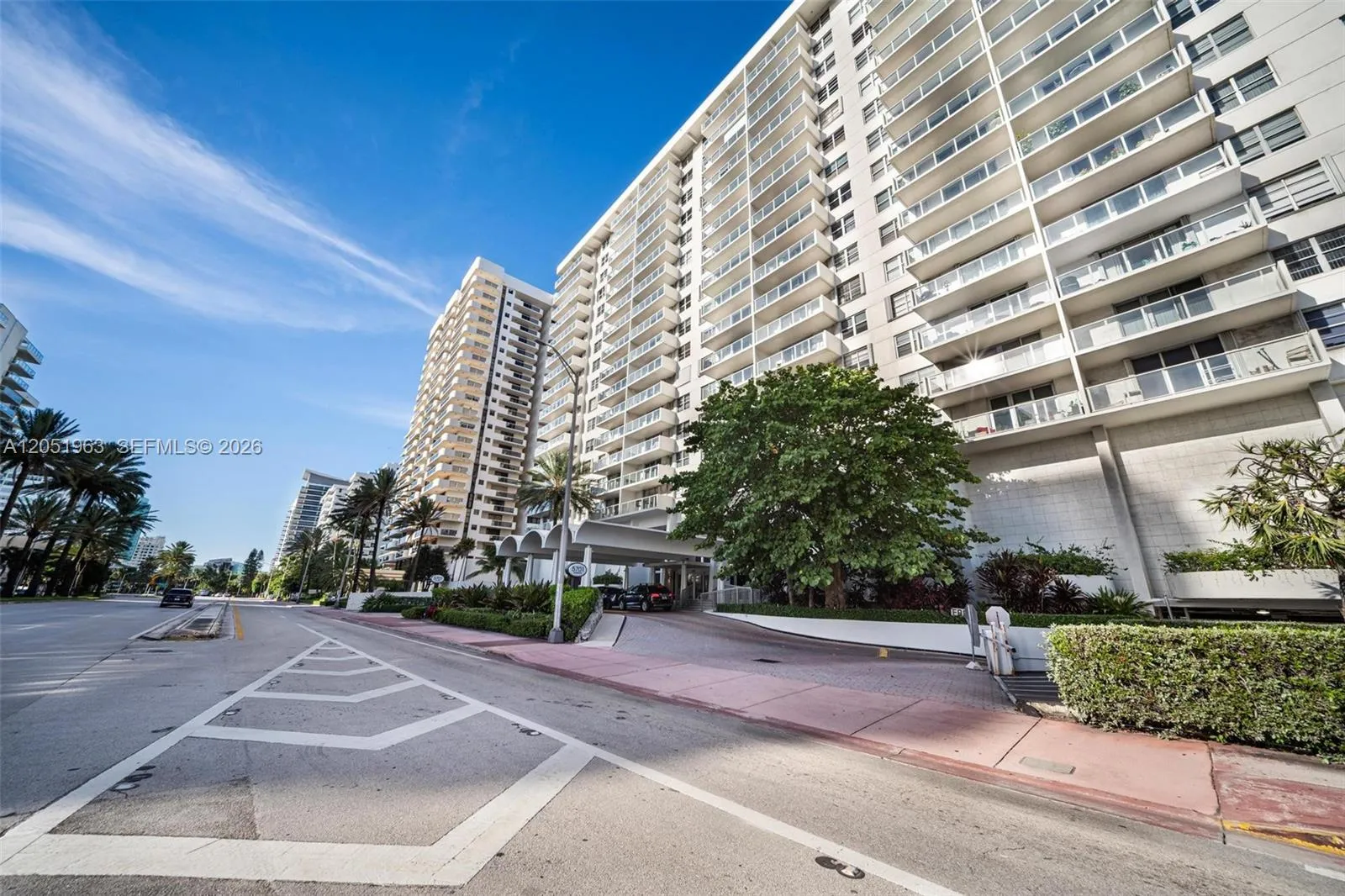 Foto de propiedad en 5701 Collins Avenue 1415, Miami Beach, FL 33140 Miami Beach con MLS# 