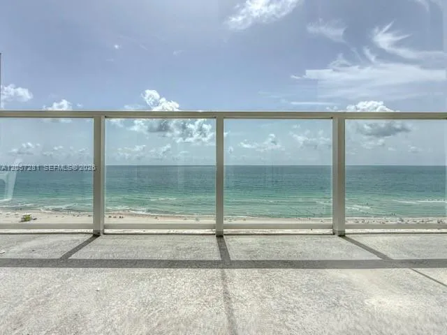 Foto de propiedad en 5701 Collins Avenue 1508, Miami Beach, FL 33140 Miami Beach con MLS# 