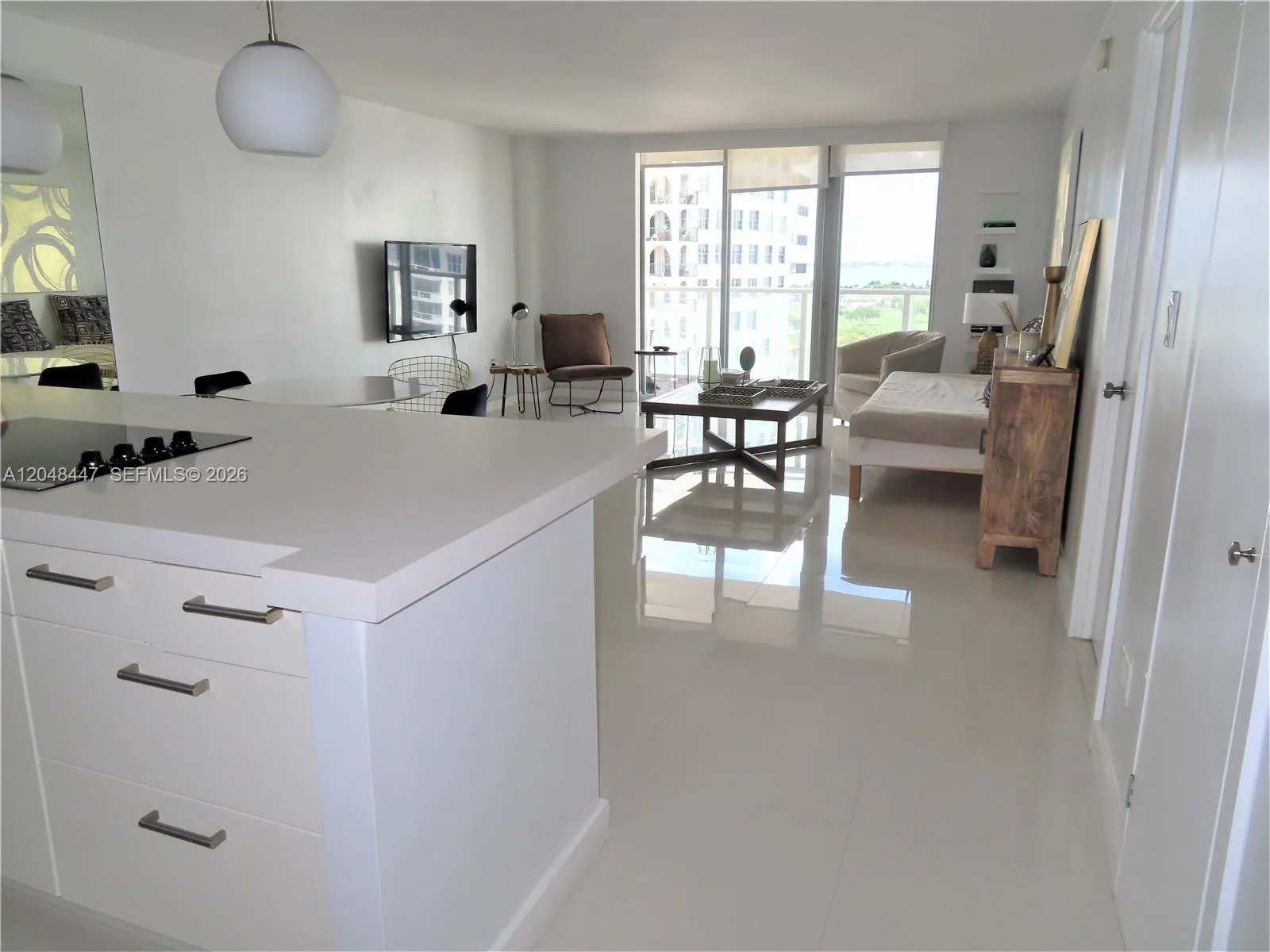 Foto de propiedad en 5701 Collins Avenue 1703, Miami Beach, FL 33140 Miami Beach con MLS# 
