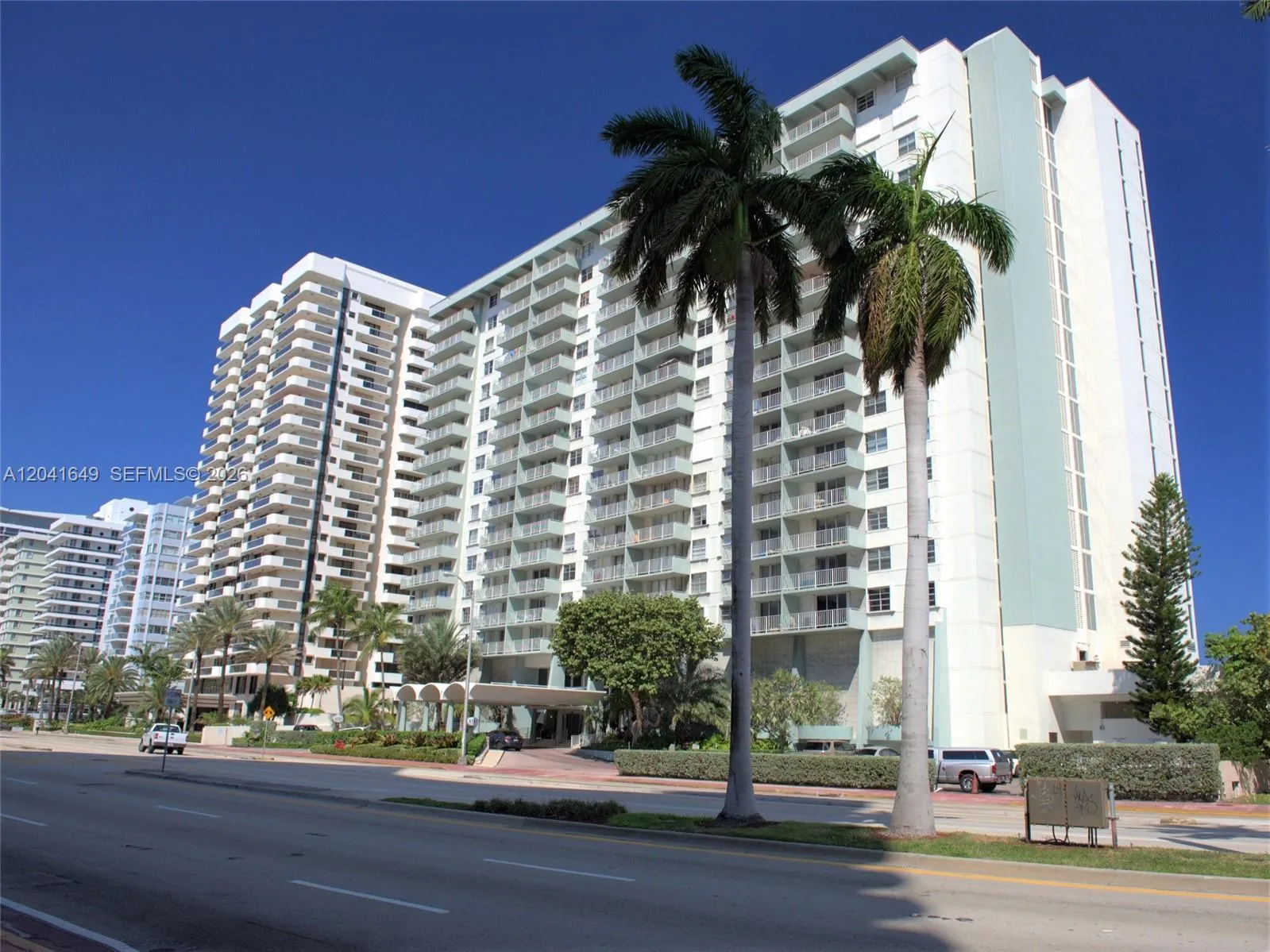 Foto de propiedad en 5701 Collins Avenue 619, Miami Beach, FL 33140 Miami Beach con MLS# 
